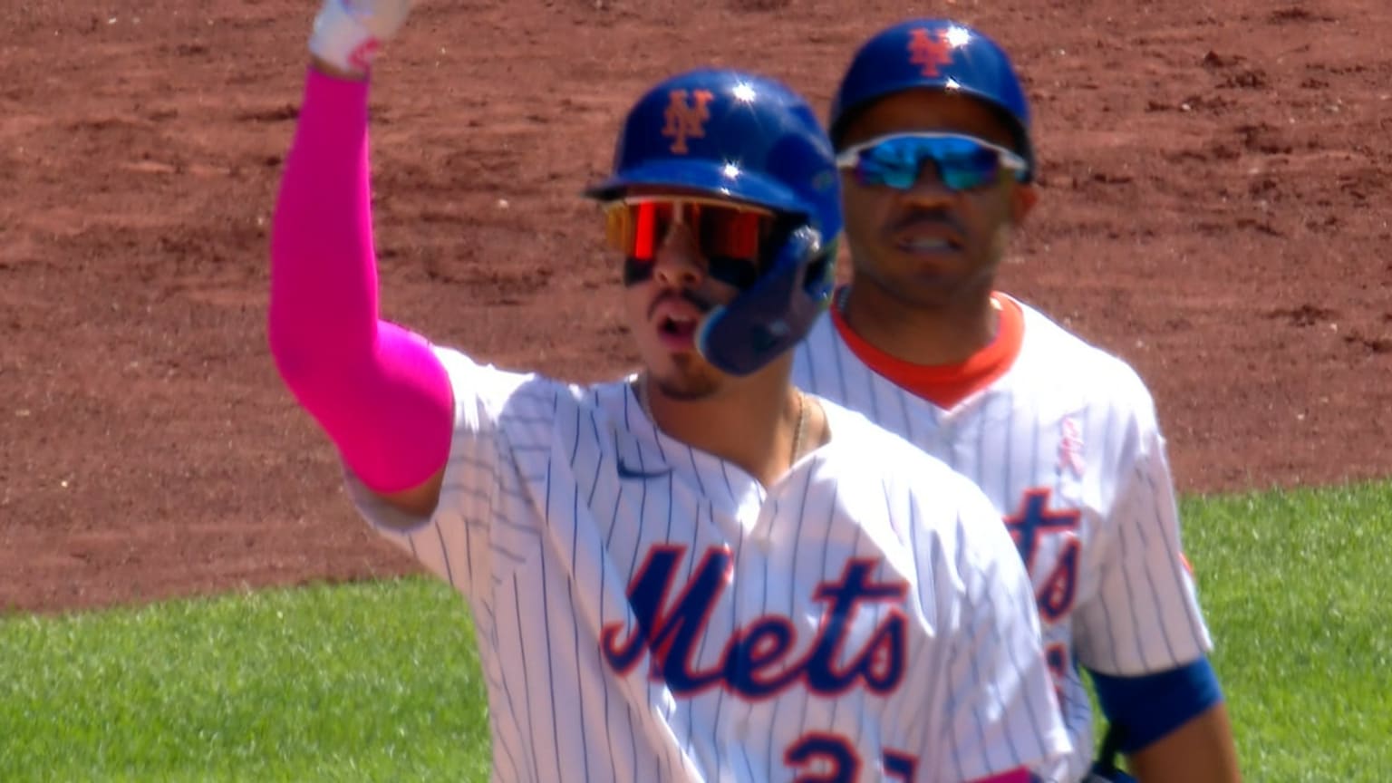 ボブルヘッド　MARK VIENTOS New York Mets New York Mets Mark Vientos Edwin Diaz Bobblehead May 2025