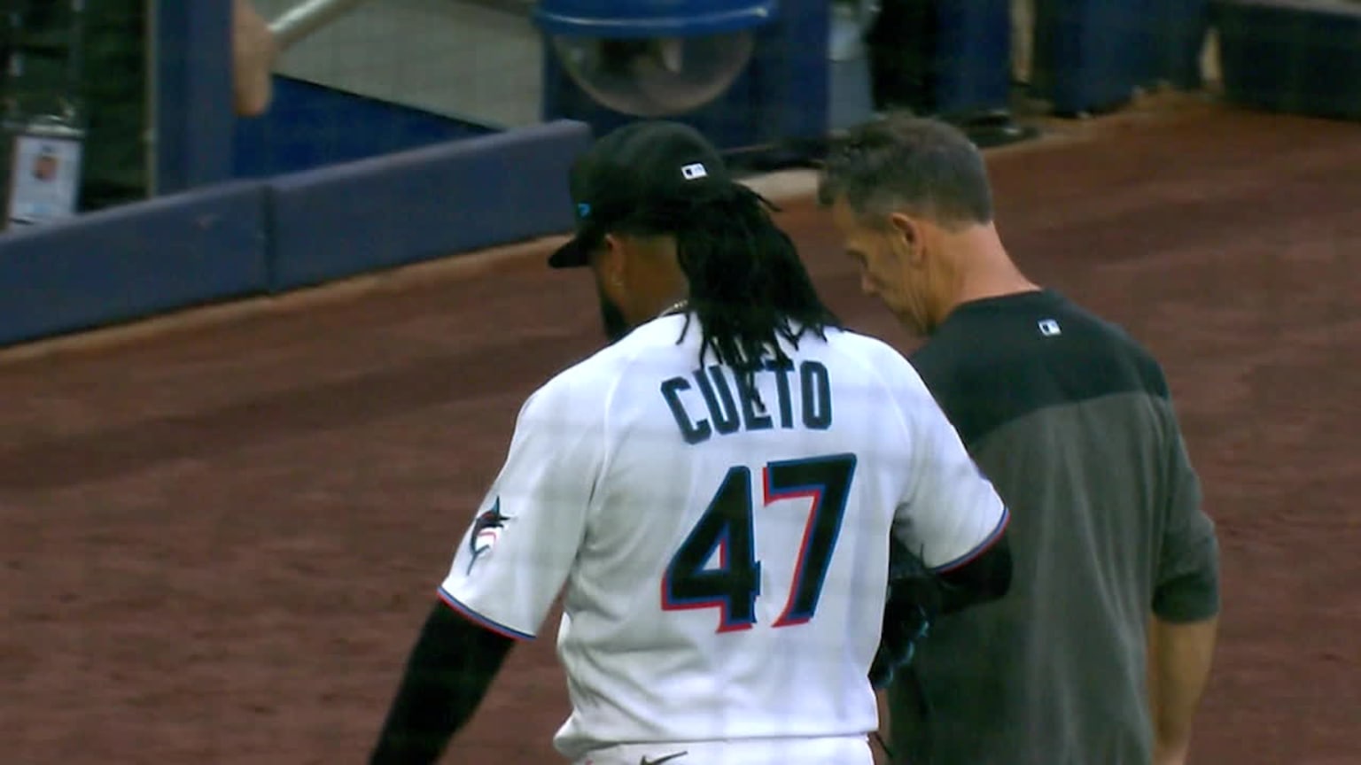 Johnny Cueto exits game with apparent injury in 2nd | 04/03/2023 ...