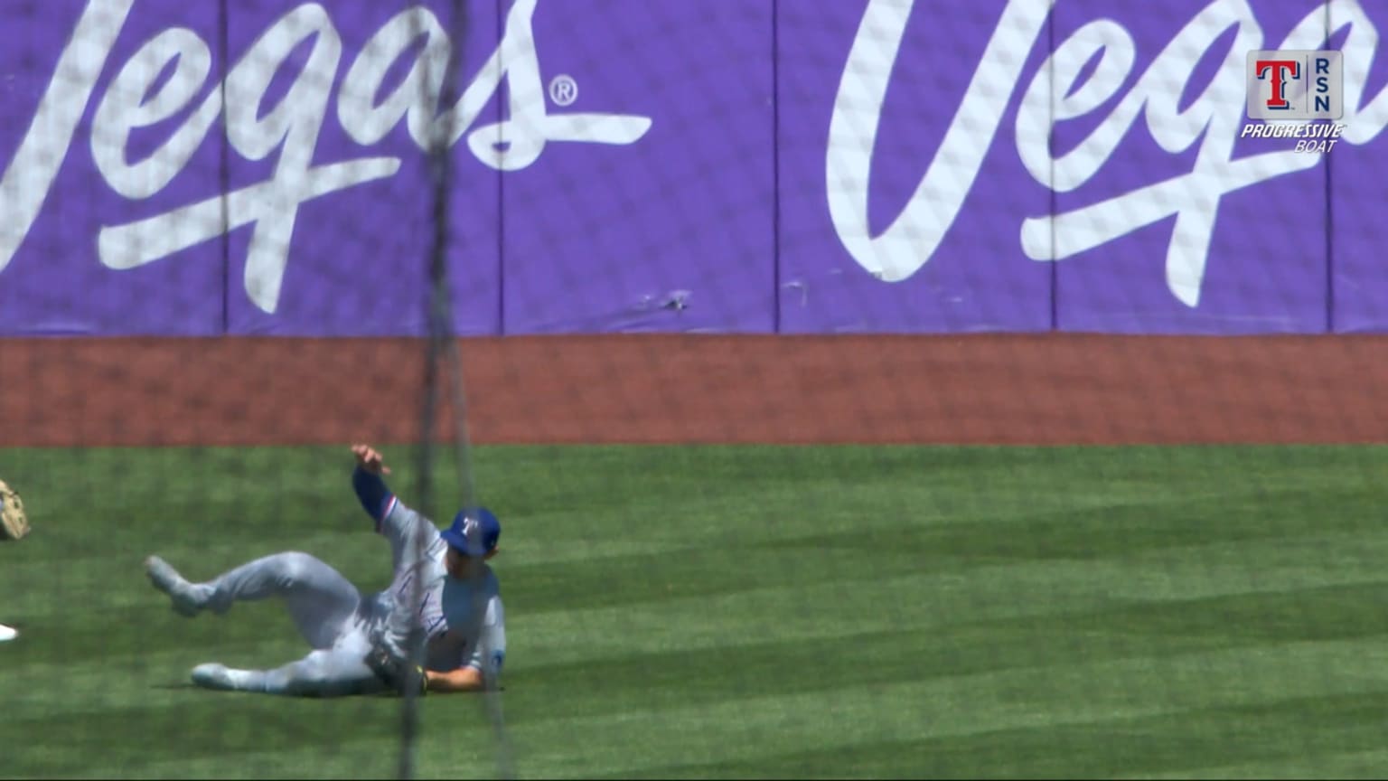 Wyatt Langford makes a second sliding catch | 04/16/2026 | Texas