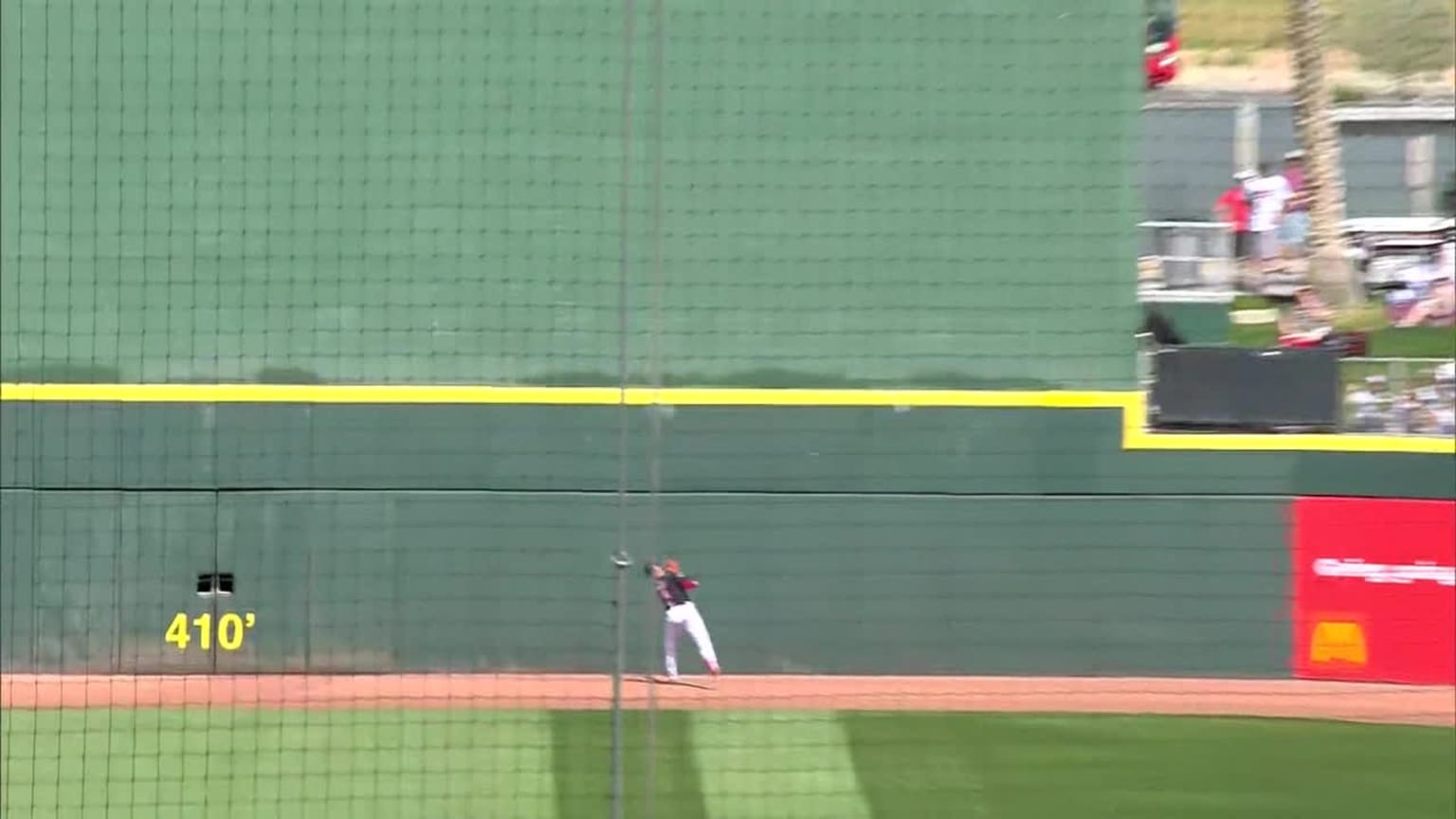 Myles Straw makes a nice over-the-shoulder catch | 03/14/2023 ...