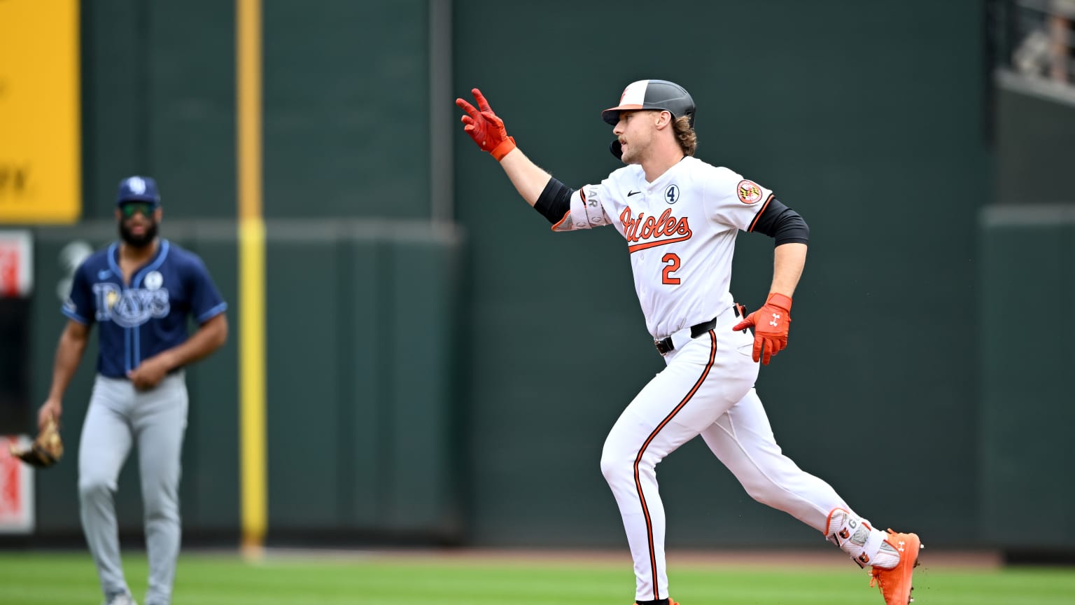 Gunnar Henderson's leadoff home run (19)