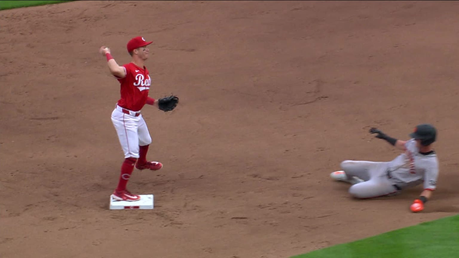 Graham Ashcraft gets clutch double-play ball | 03/29/2025 | Cincinnati Reds