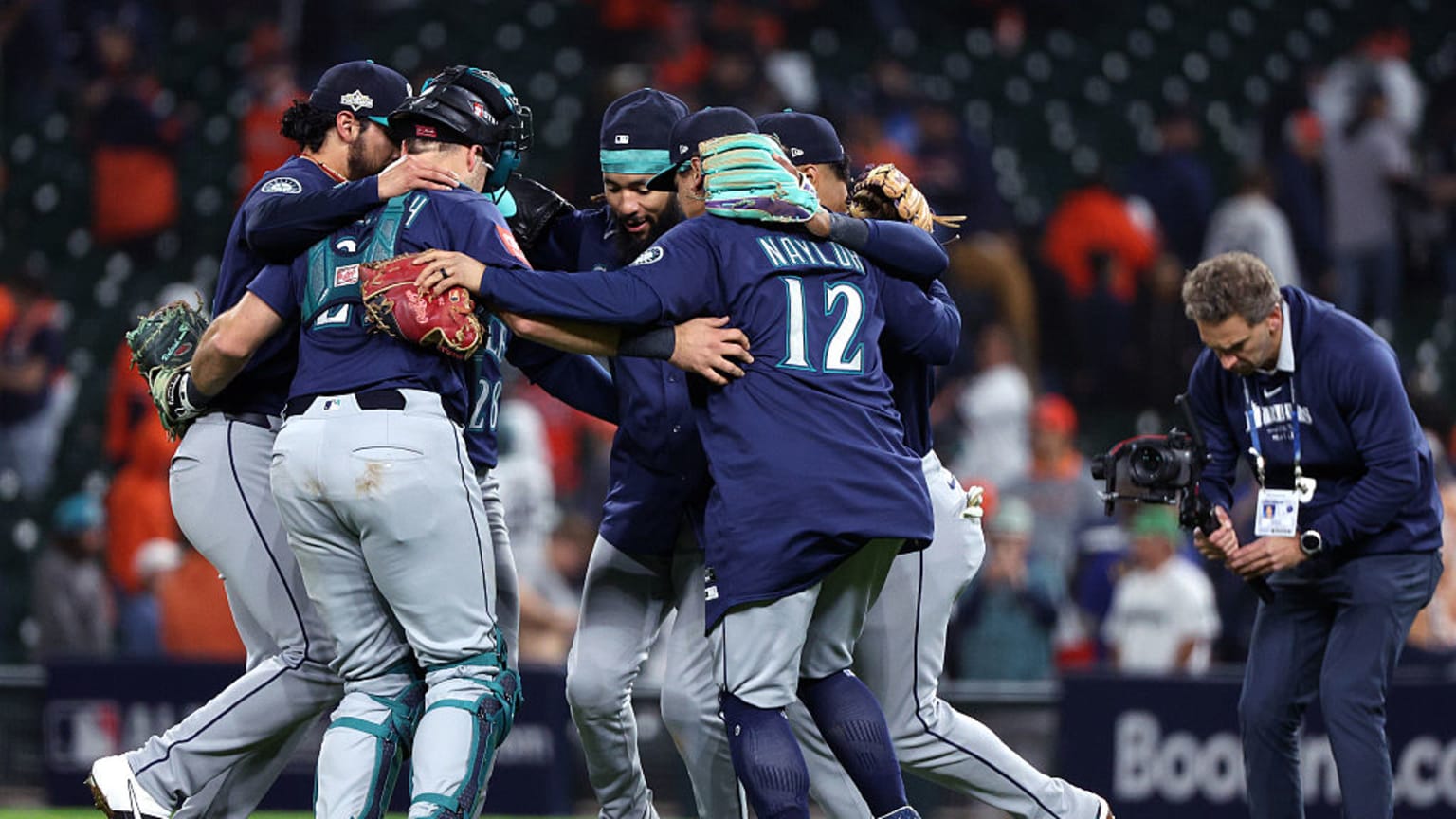 Examining the Mariners' deep roster | 10/08/2025 | MLB.com