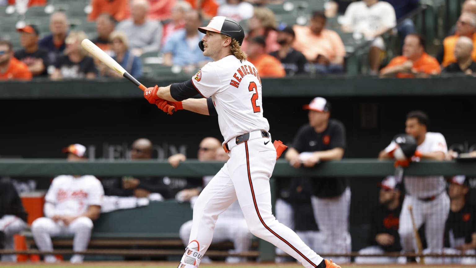 Gunnar Henderson hammers a leadoff home run (6) 04/17/2024