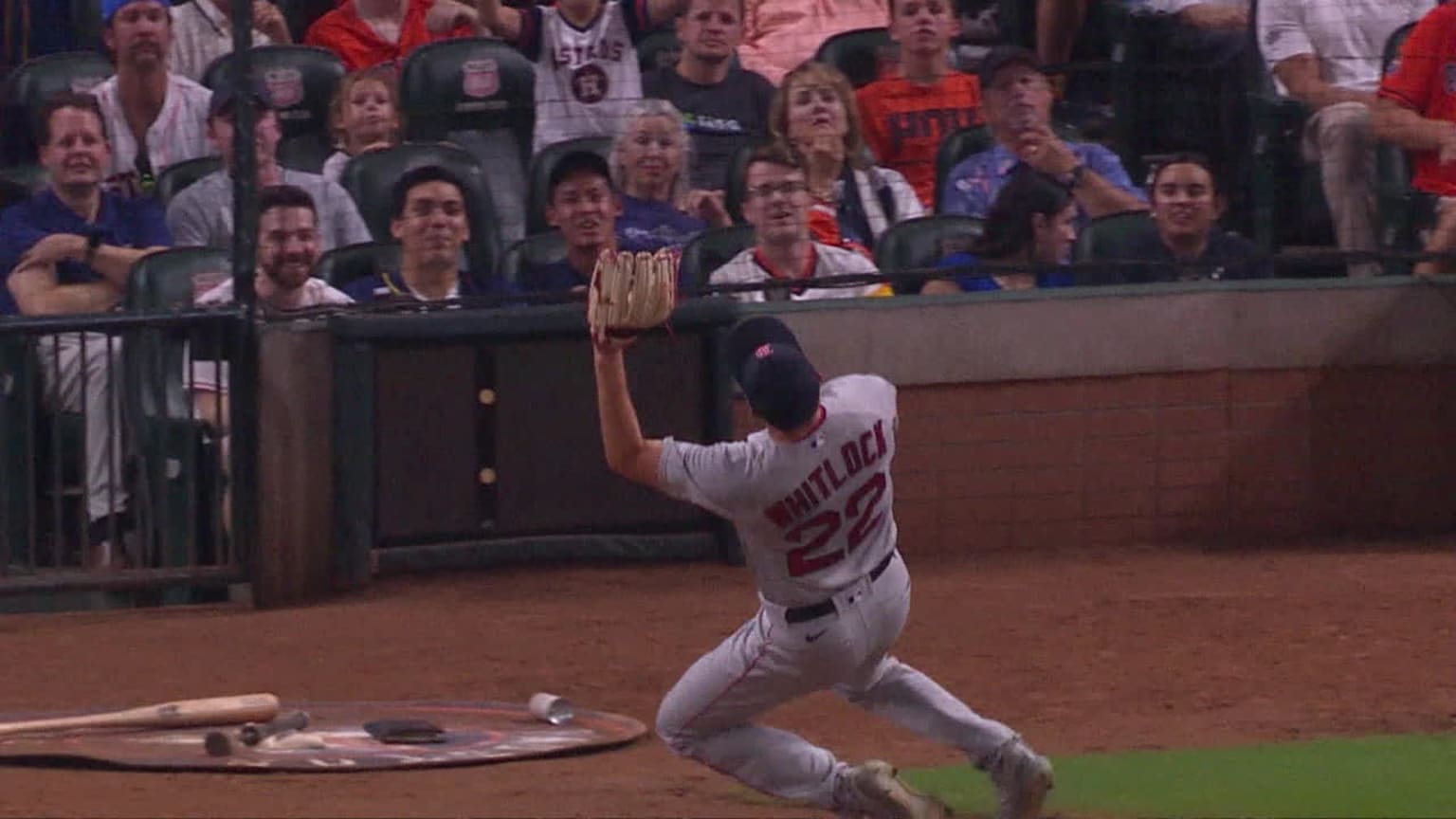 Garrett Whitlock makes sliding grab in foul territory | 08/23/2023 ...