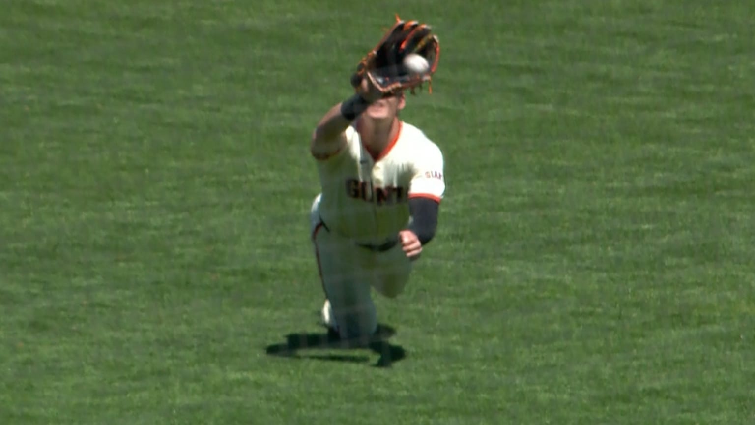 Mike Yastrzemski's diving catch | 06/15/2024 | San Francisco Giants