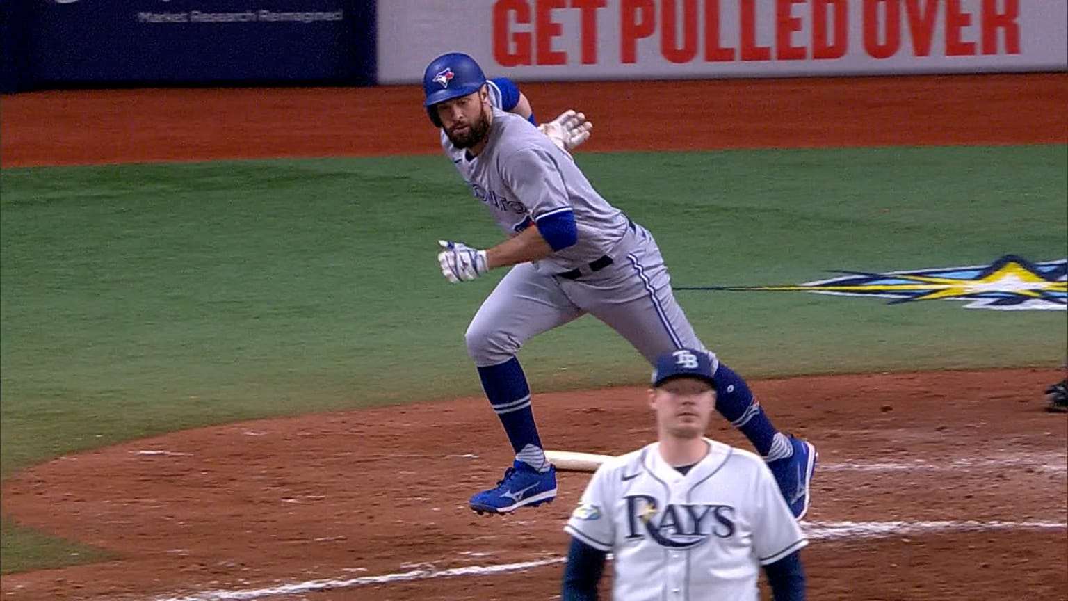 Brandon Belt knocks an RBI single to left field | 05/22/2023 | Toronto ...