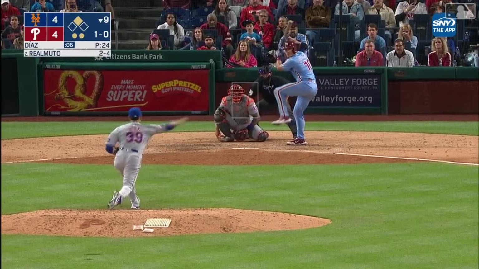Jeff McNeil makes a falling catch to go to extras | 05/16/2024 | New ...