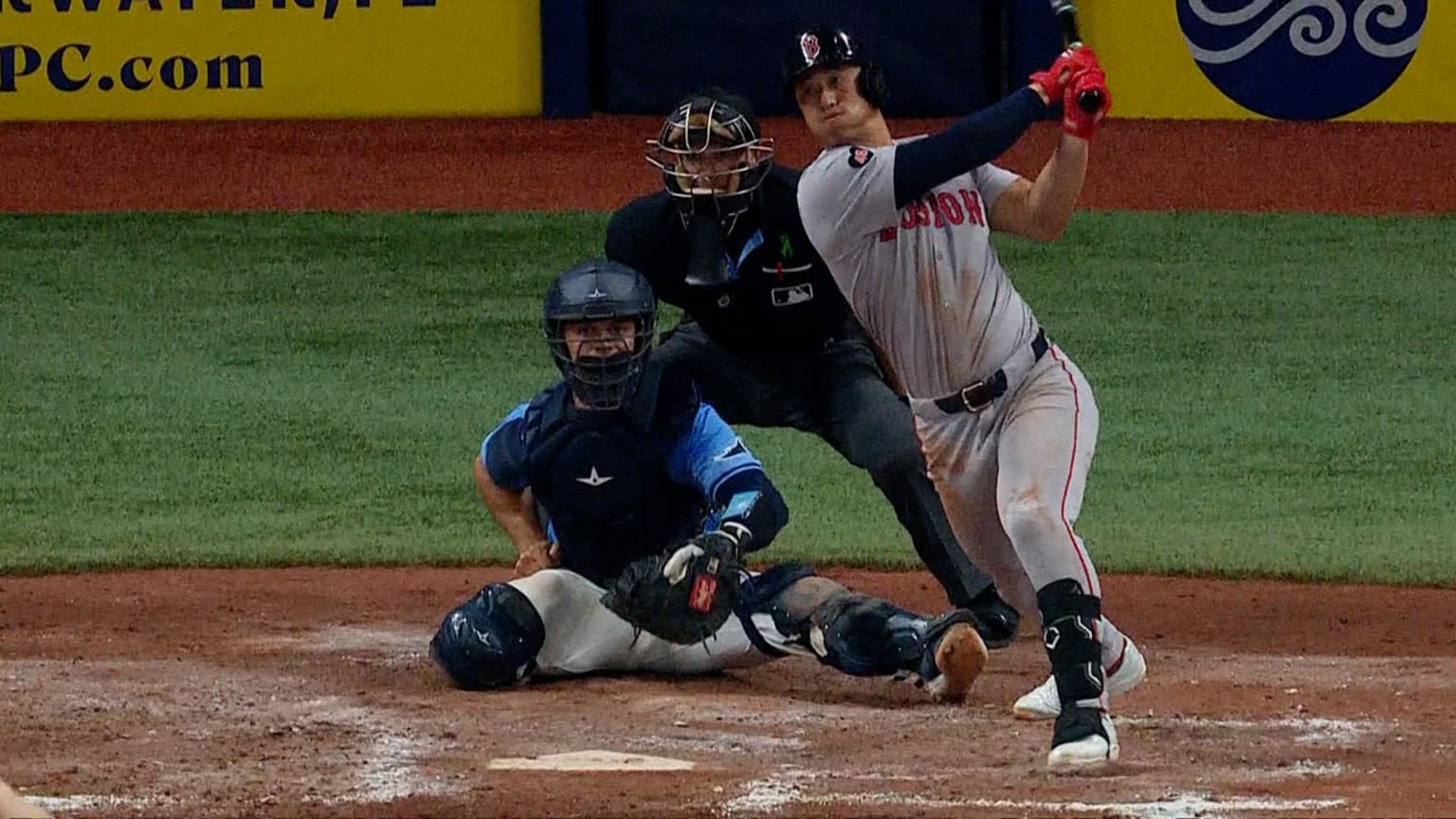 Red Sox score five runs in the 5th to take a 53 lead 05/22/2024 Boston Red Sox