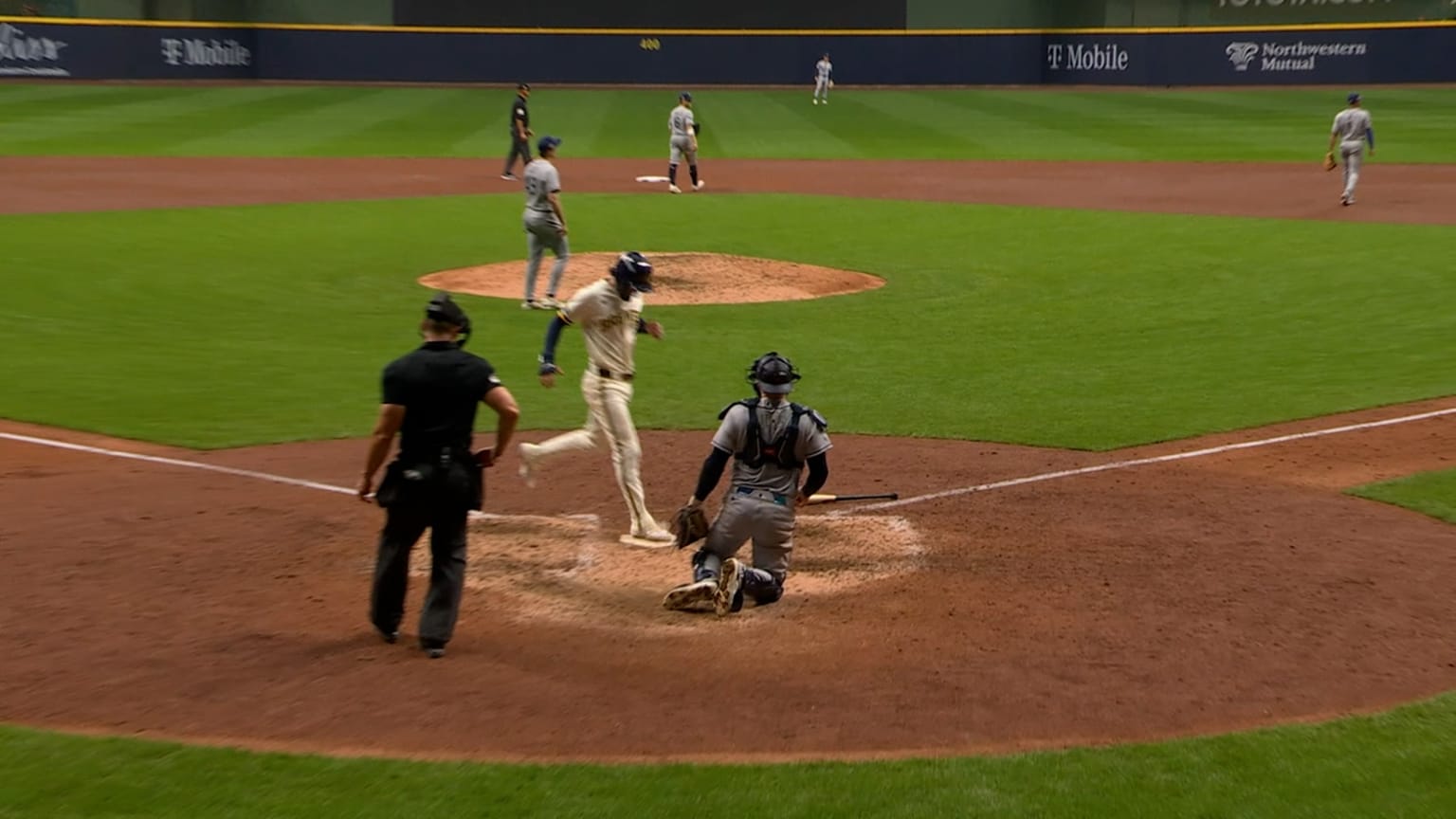Japanese call of Cooper Pratt's go-ahead single | 10/24/2026 | MLB.com