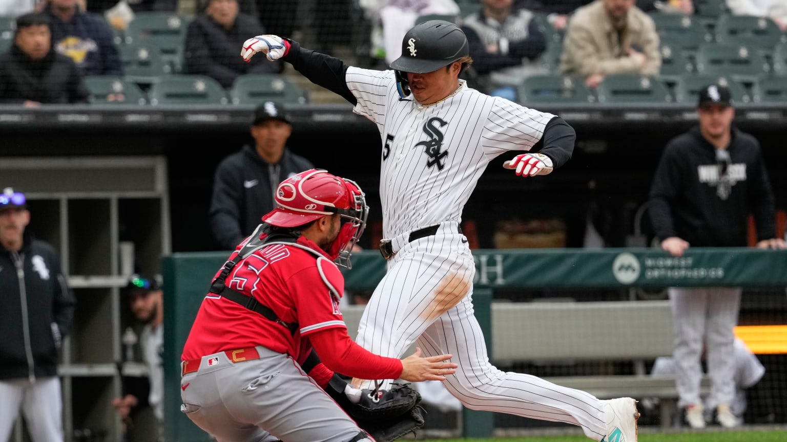 Adam Frazier throws out Murakami after a review | 04/29/2026 | Los 