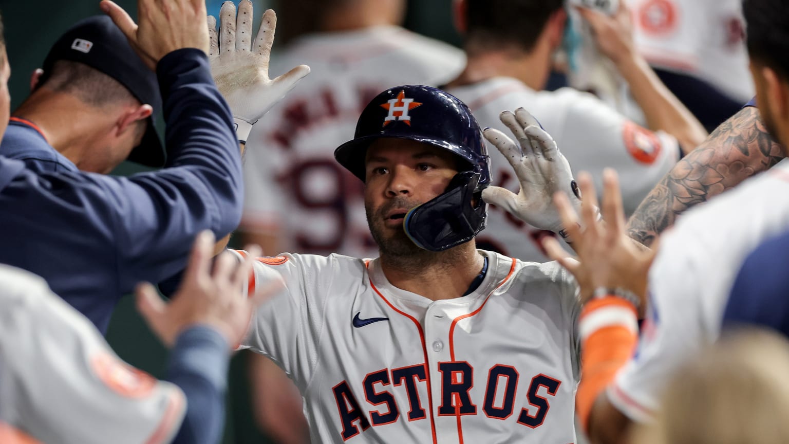 Jose Altuve's first home run of the season | 04/01/2025 | Houston Astros