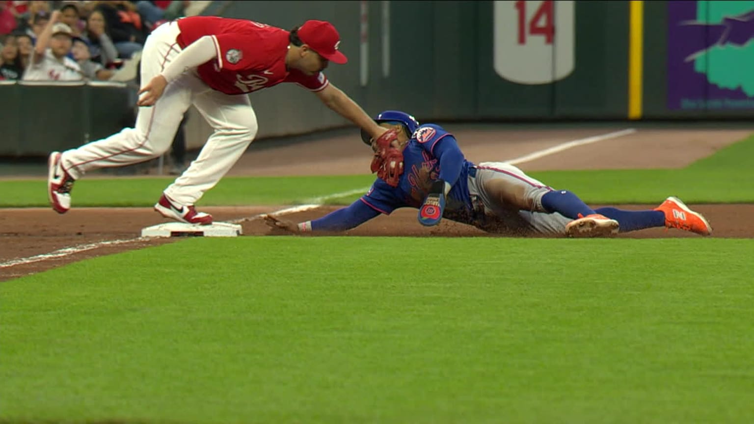 Jose Trevino catches Francisco Lindor stealing third | 09/06/2025 ...