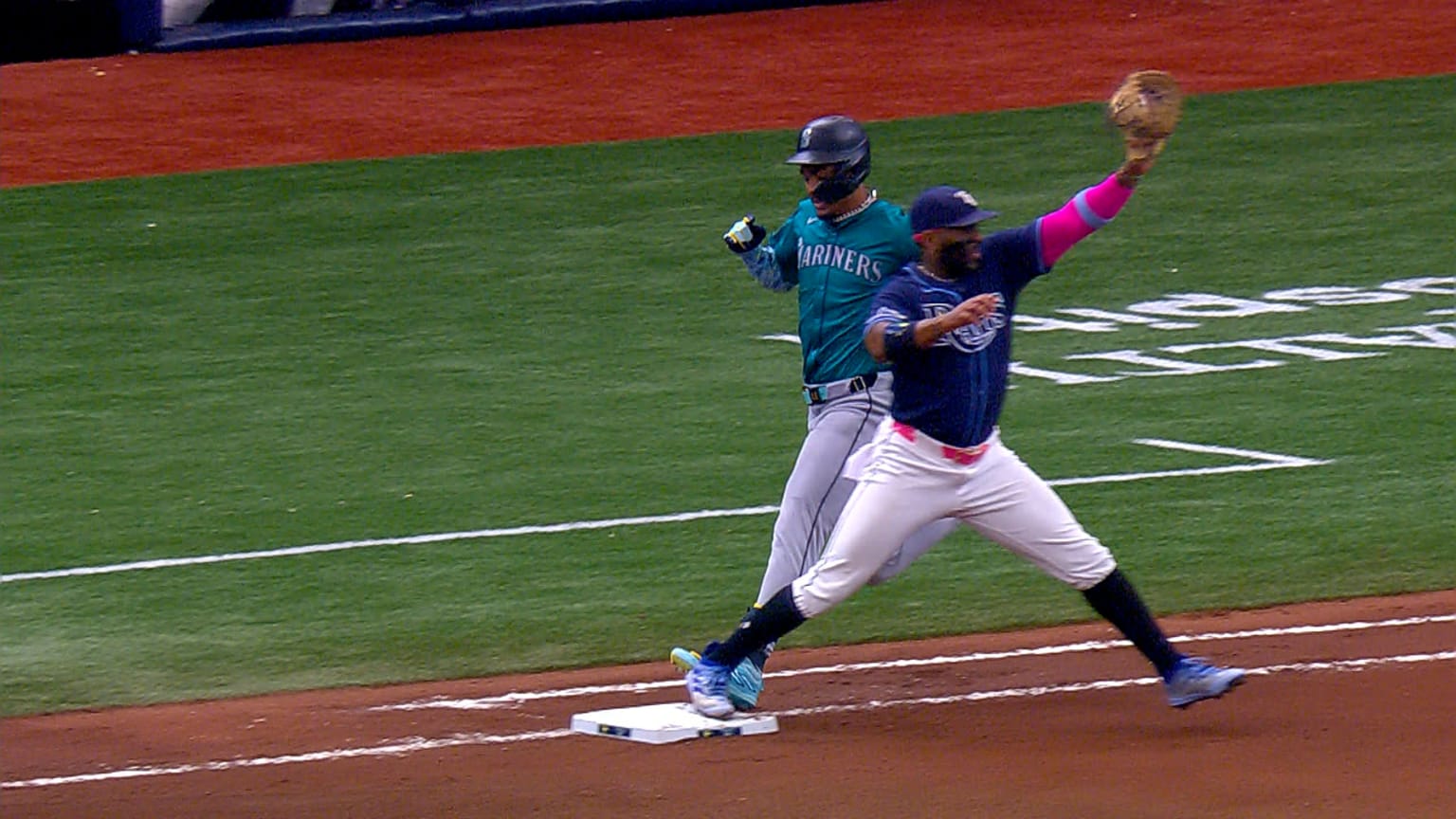 Isaac Paredes makes a diving stop | 06/26/2024 | MLB.com