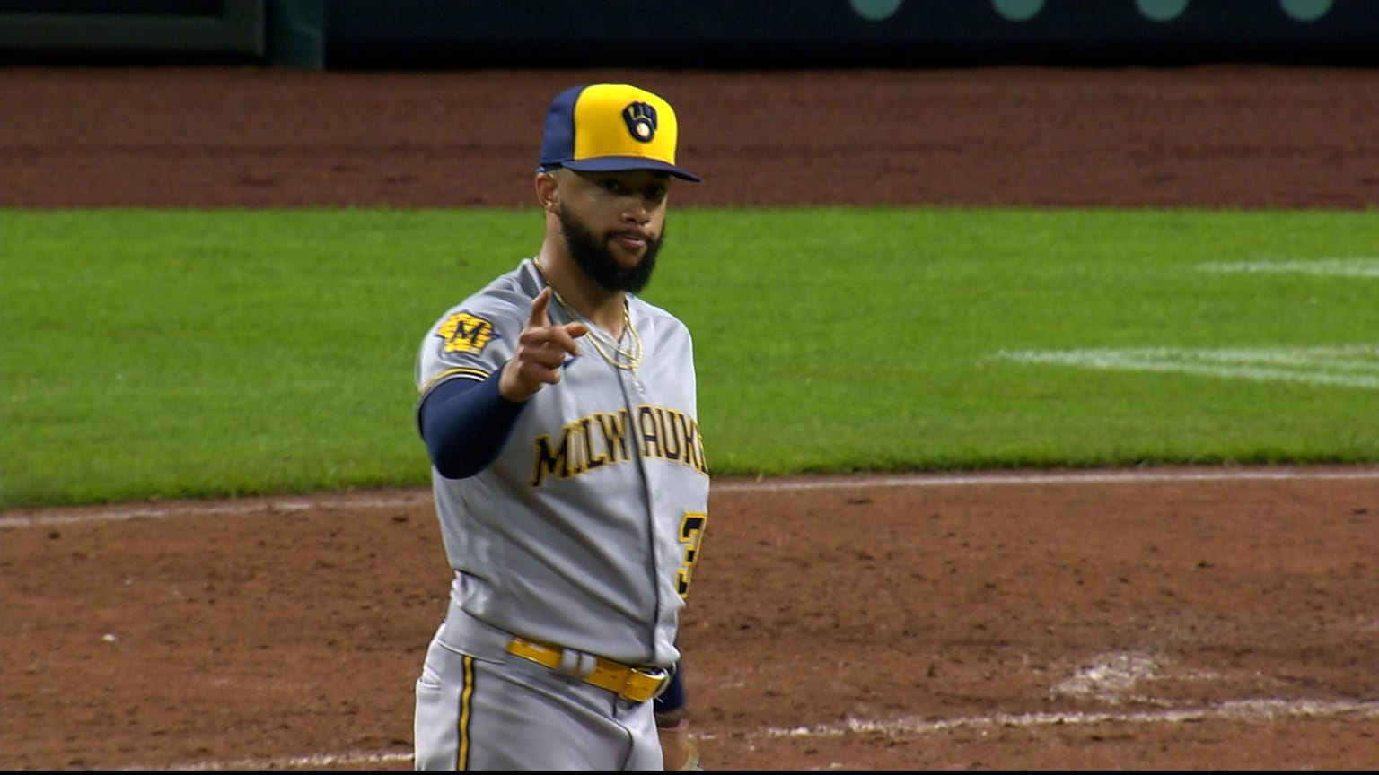 Devin Williams earns save 07/15/2023 Milwaukee Brewers