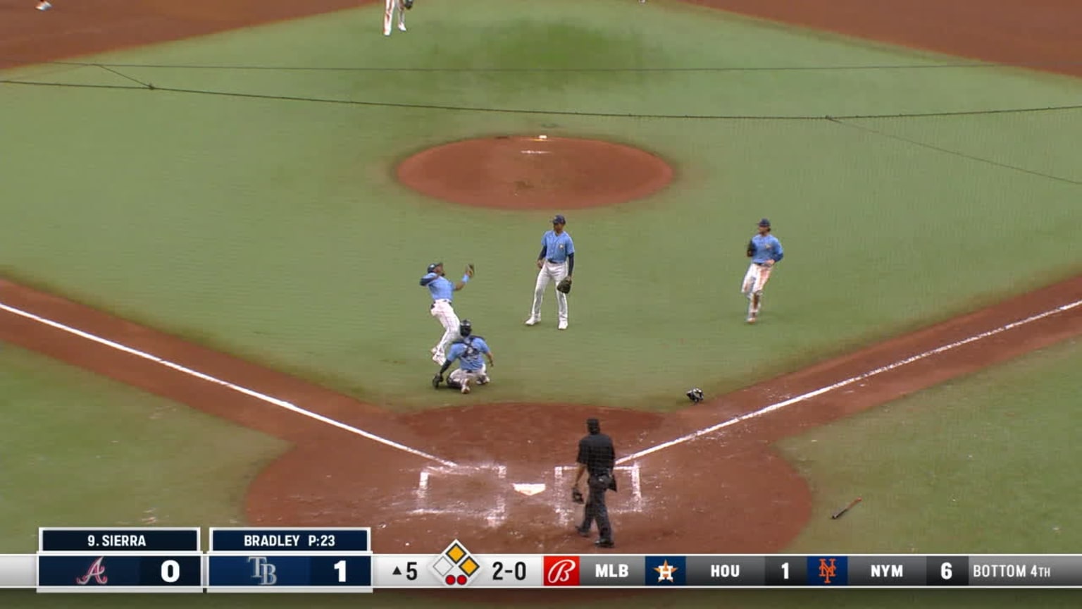 Osleivis Basabe makes nice infield catch to end 5th 03/10/2023