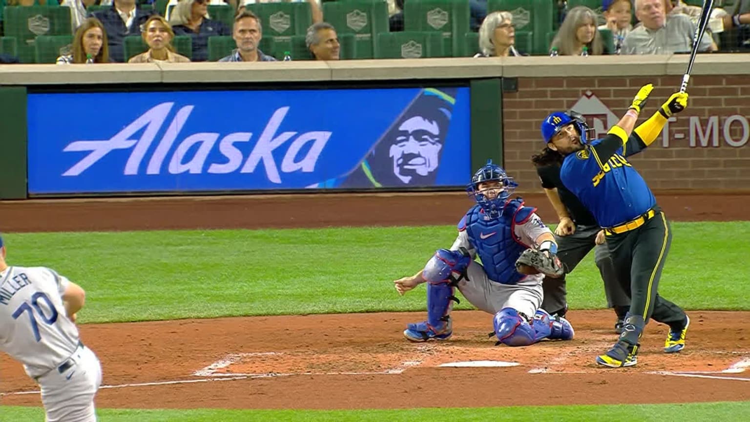 Eugenio Suárez powers his 21st homer of the season | 09/15/2023 | New ...
