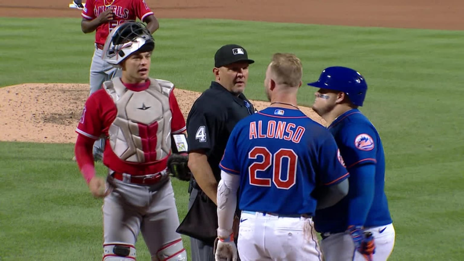 Benches clear in 8th after HBP 08/26/2023