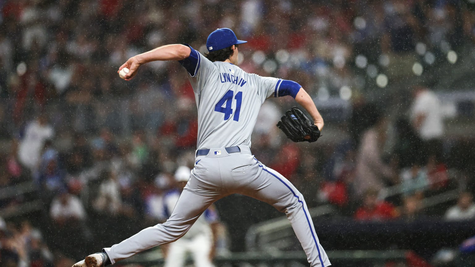 Daniel Lynch IV strikes out three batters in relief 09/28/2024