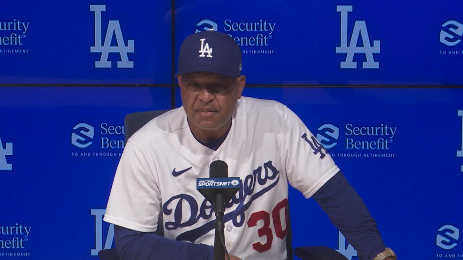 Identify] Dodgers Manager Dave Roberts : r/Watches