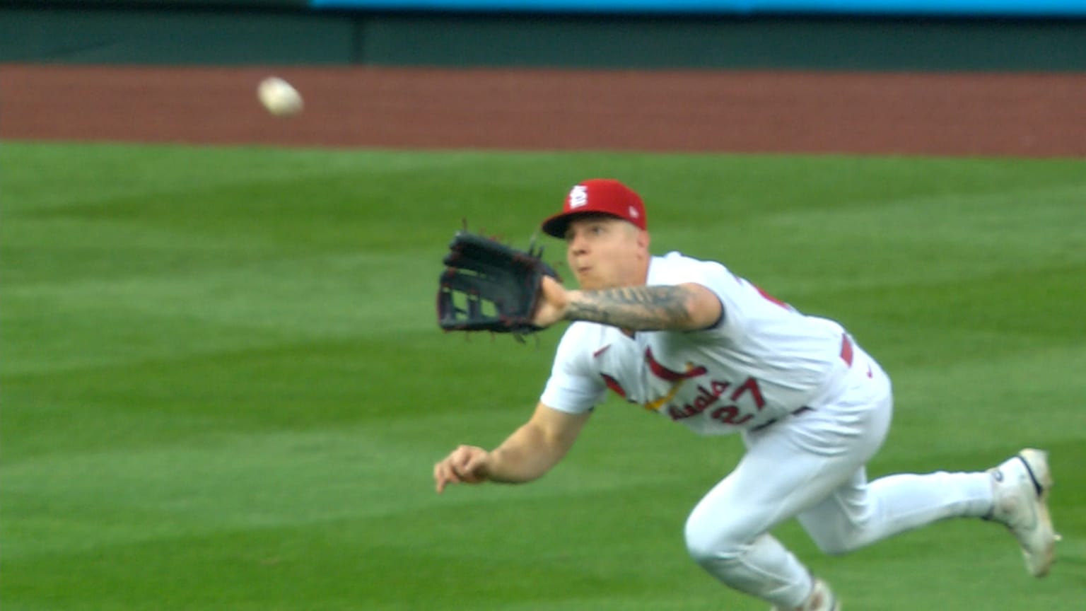 O'Neill makes sensational game-ending catch for Cardinals