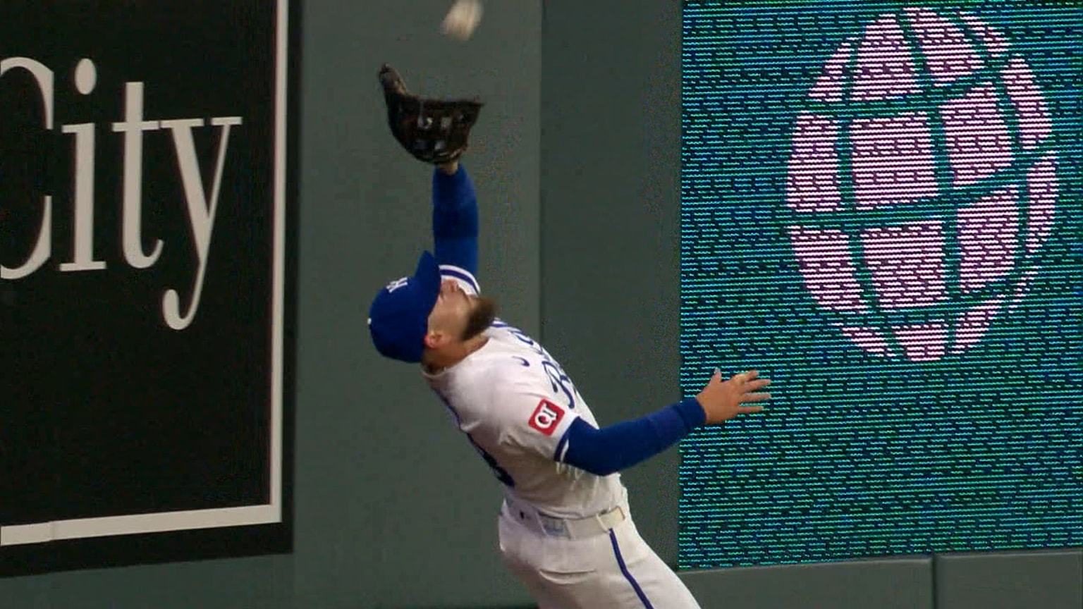 Kyle Isbel atrapa con dificultades | 20/04/2026 | Los Reales de Kansas City