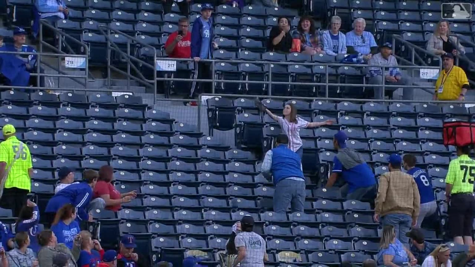 Fan catches ball in her hat 04/17/2023 Kansas City Royals