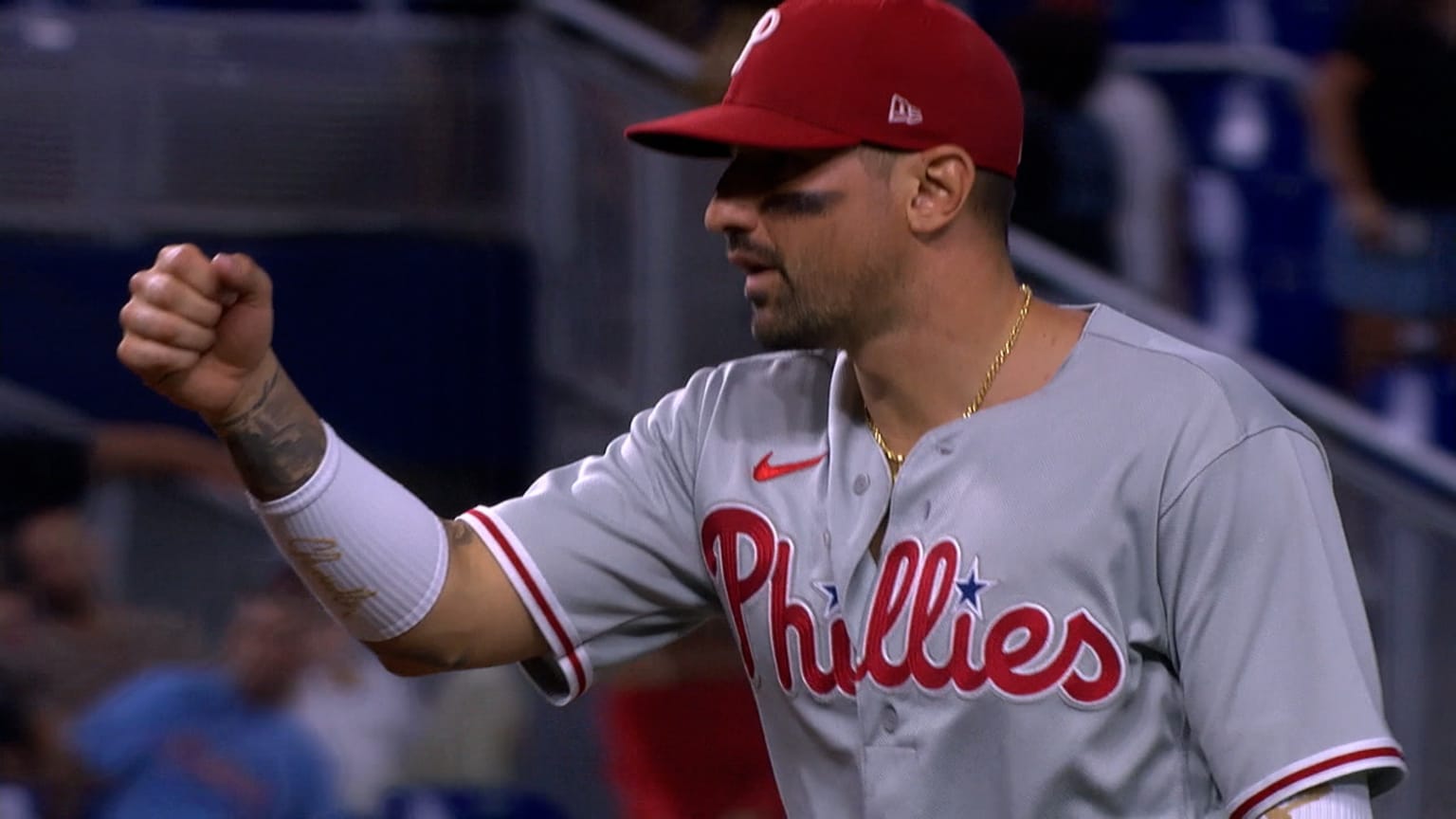 Seranthony Domínguez records a six-out save, NLCS Game 3