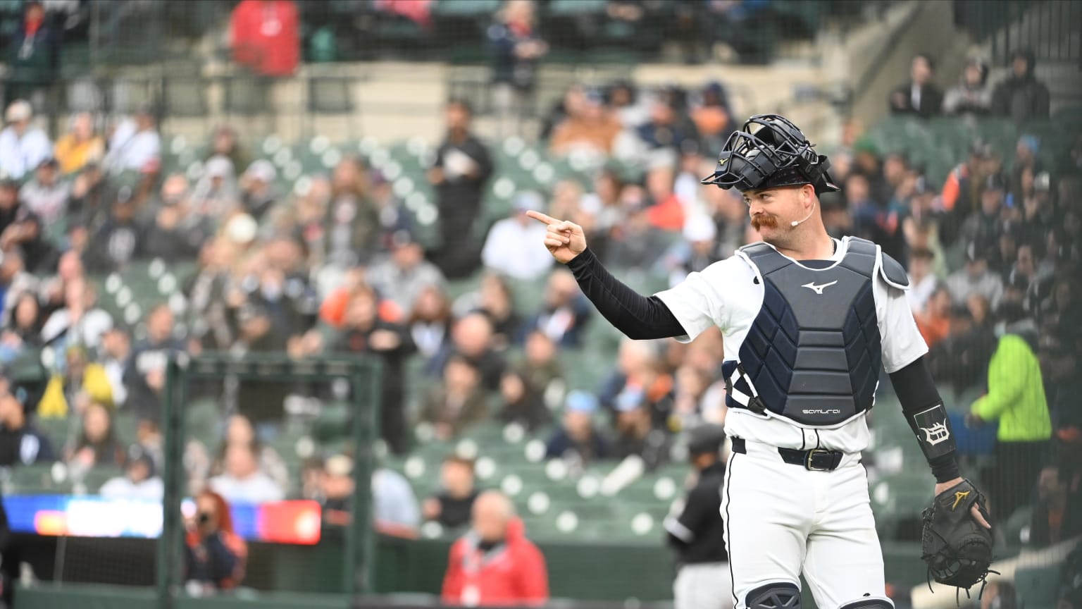Jake Rogers picks off Brooks Baldwin | 04/05/2025 | Detroit Tigers