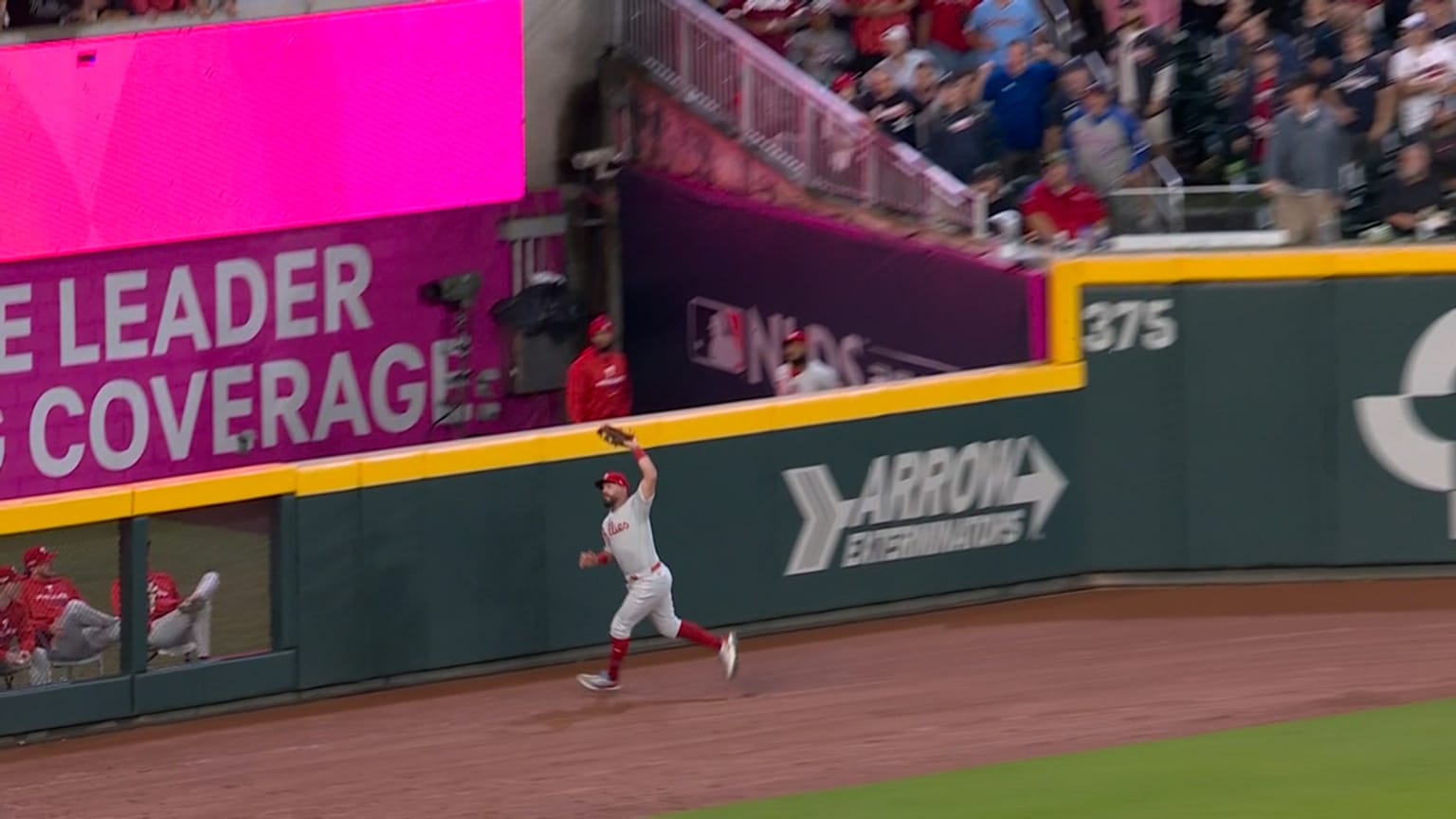 Schwarber makes a running catch at the warning track | 10/12/2022 ...