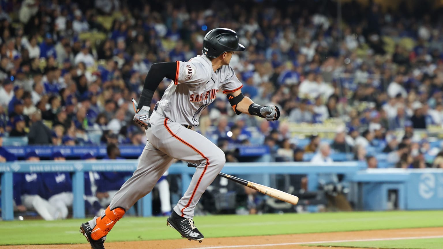 Nick Ahmed lines an RBI single 04/02/2024 San Francisco Giants