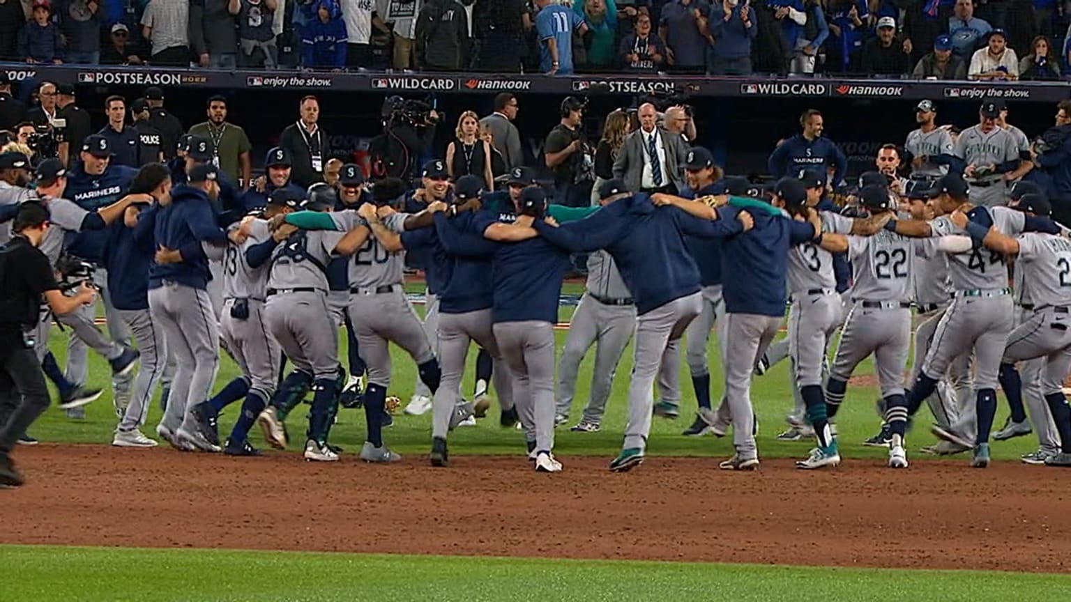 Mariners' epic comeback win 10/08/2022 Seattle Mariners