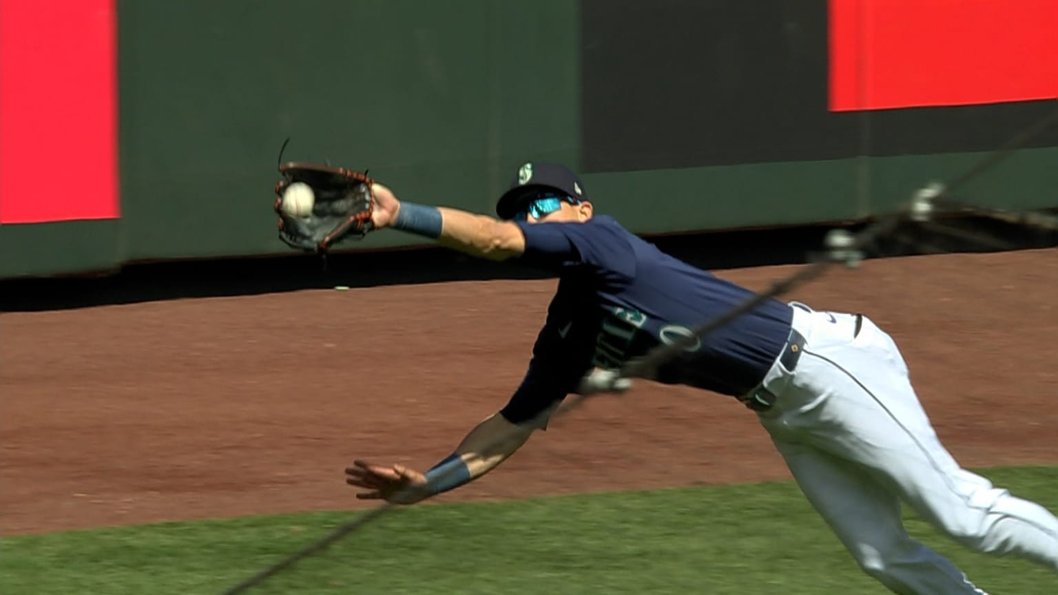 Notable parada de Sam Haggerty | 01/05/2024 | Los Mariners de Seattle