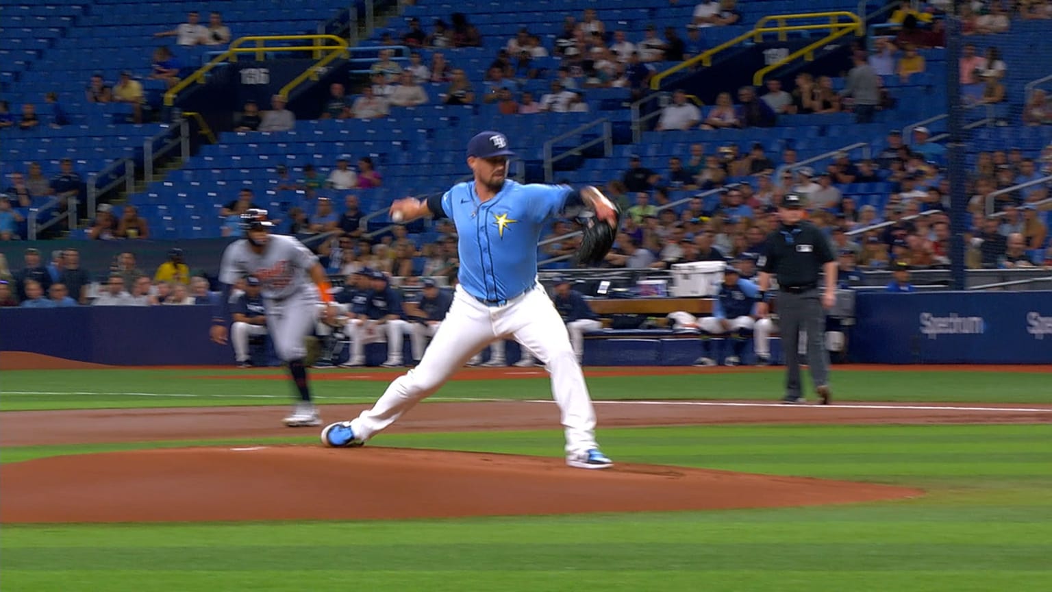 Shawn Armstrong stumbles and balks in the 1st 04/24/2024 Tampa Bay Rays