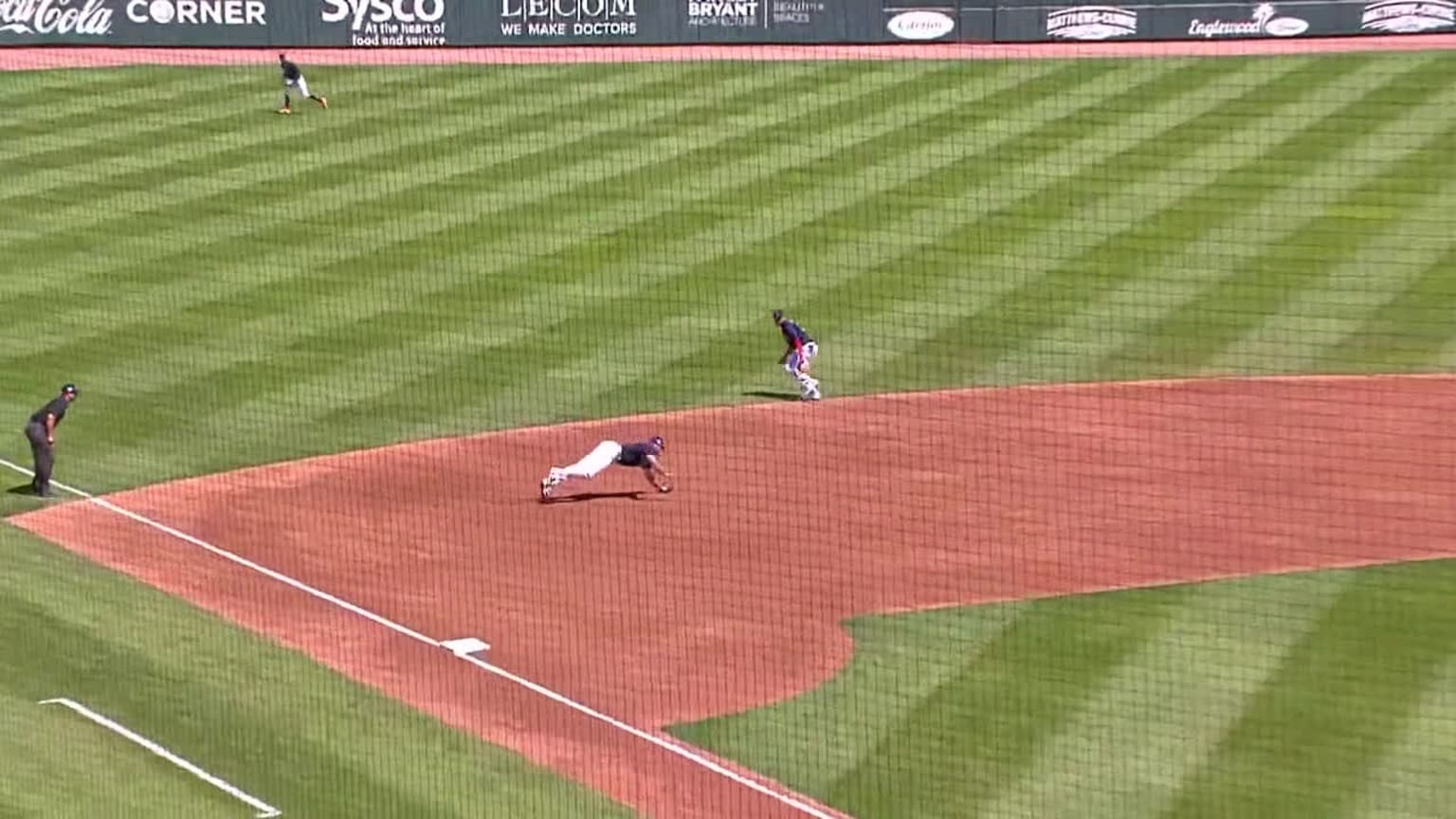 Austin Riley makes a diving catch at the hot corner 03/23/2023