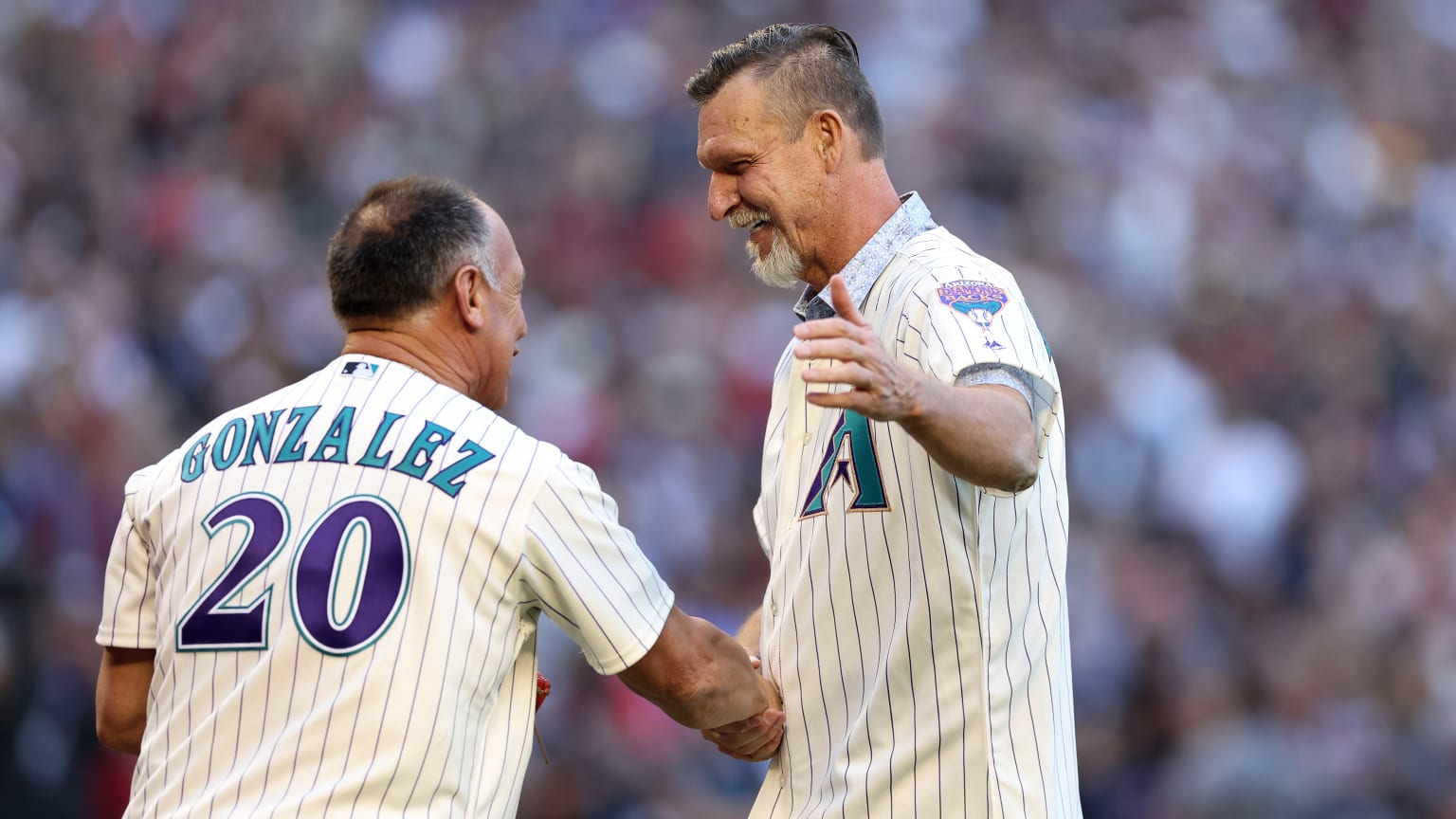 Randy Johnson tosses first pitch to Luis Gonzalez 10/30/2023 MLB
