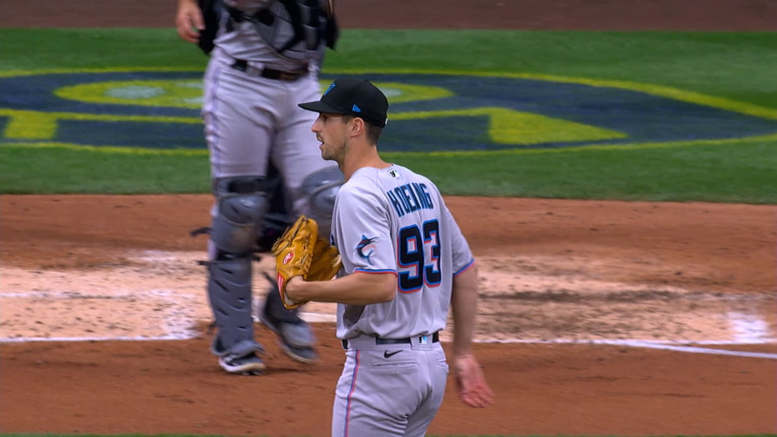 Bryan Hoeing hit by line drive 09/29/2022 Miami Marlins