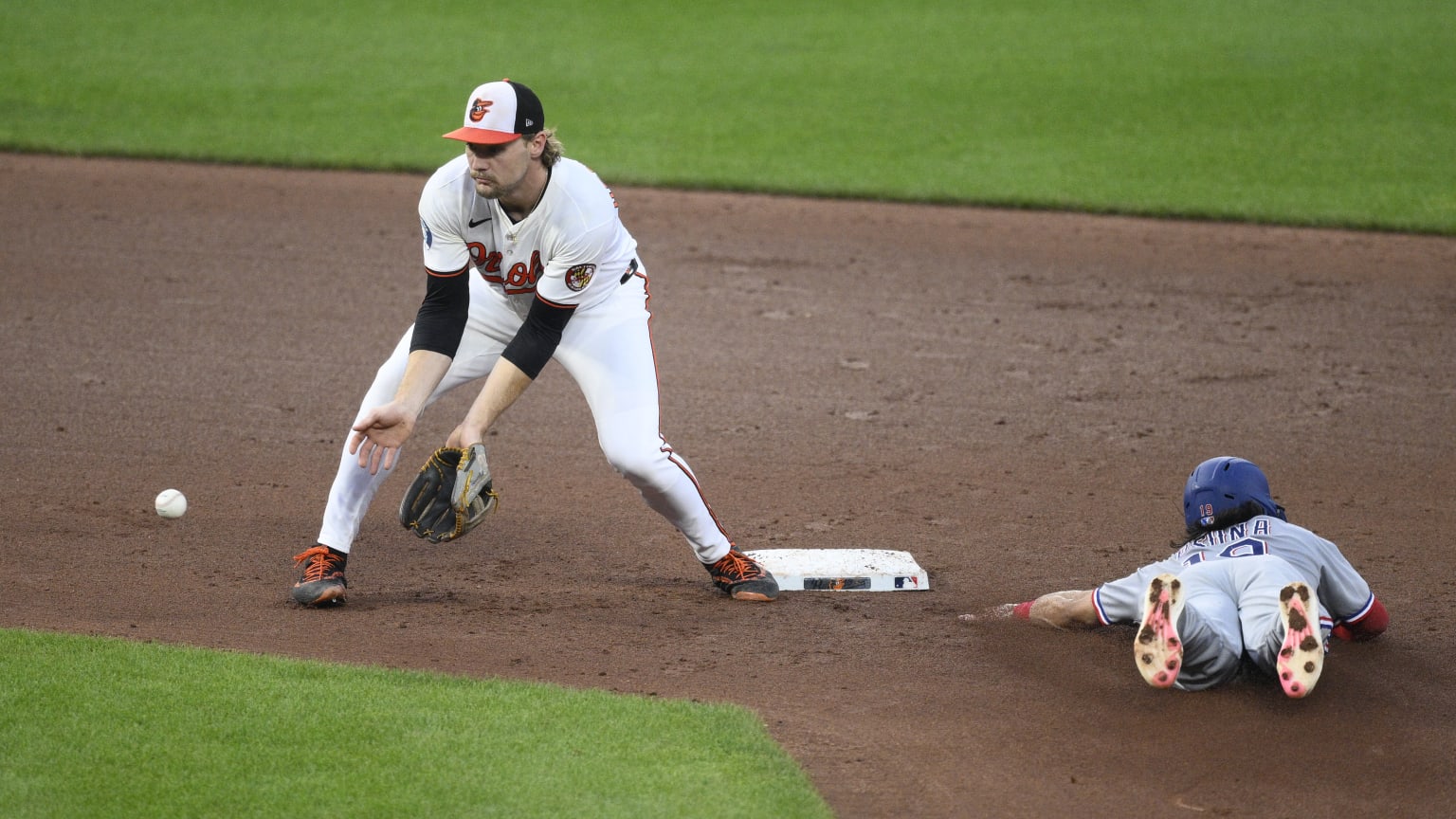 Alejandro Osuna's first stolen base of MLB career | 06/25/2025 | Texas ...