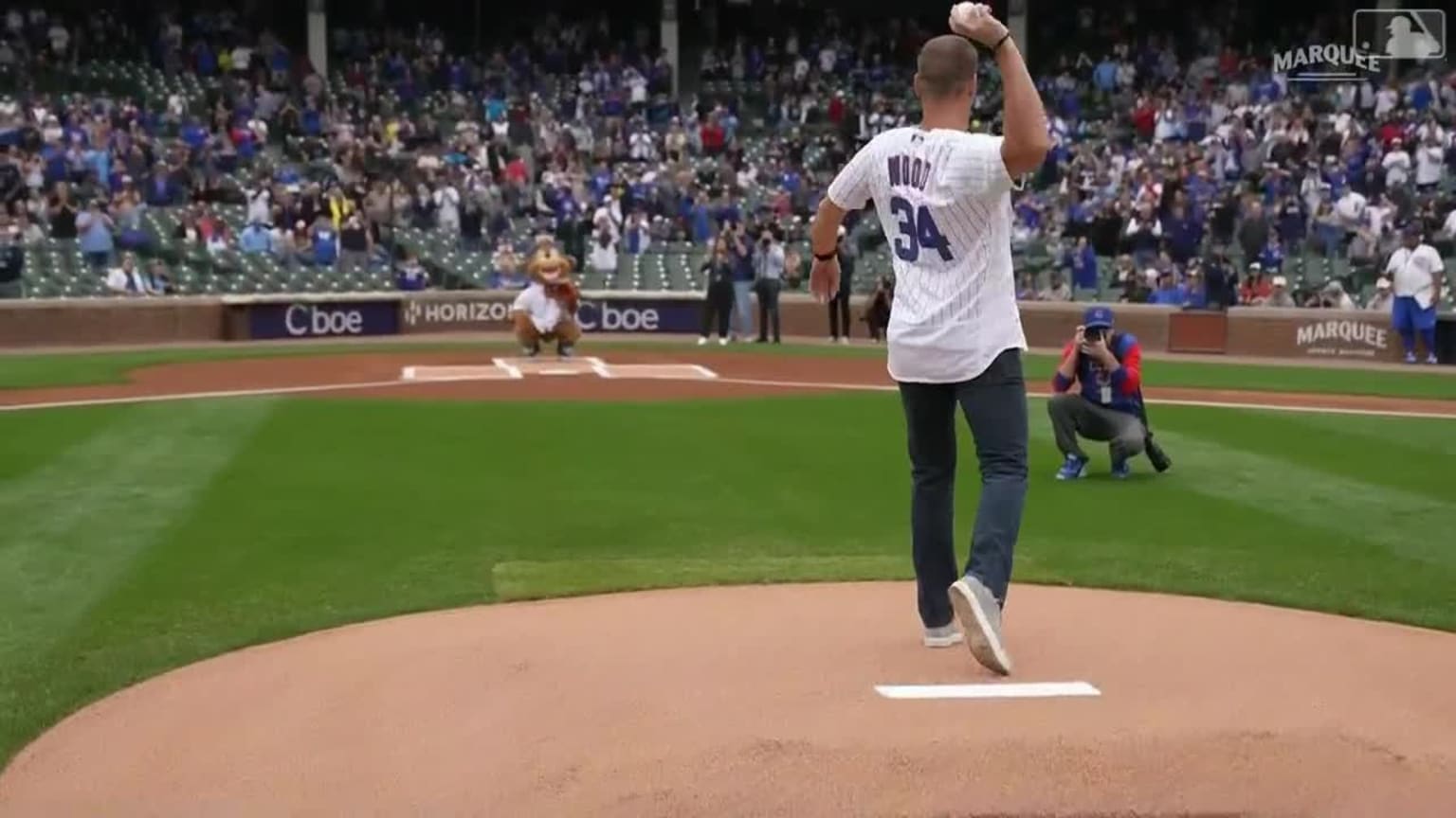 Kerry Wood's first pitch, 05/06/2023