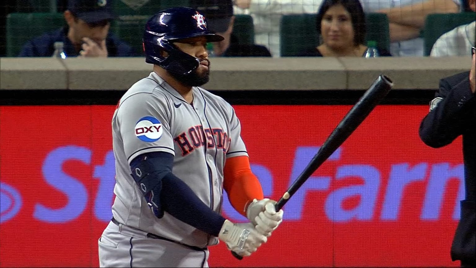 Jon Singleton's sac fly 09/26/2023