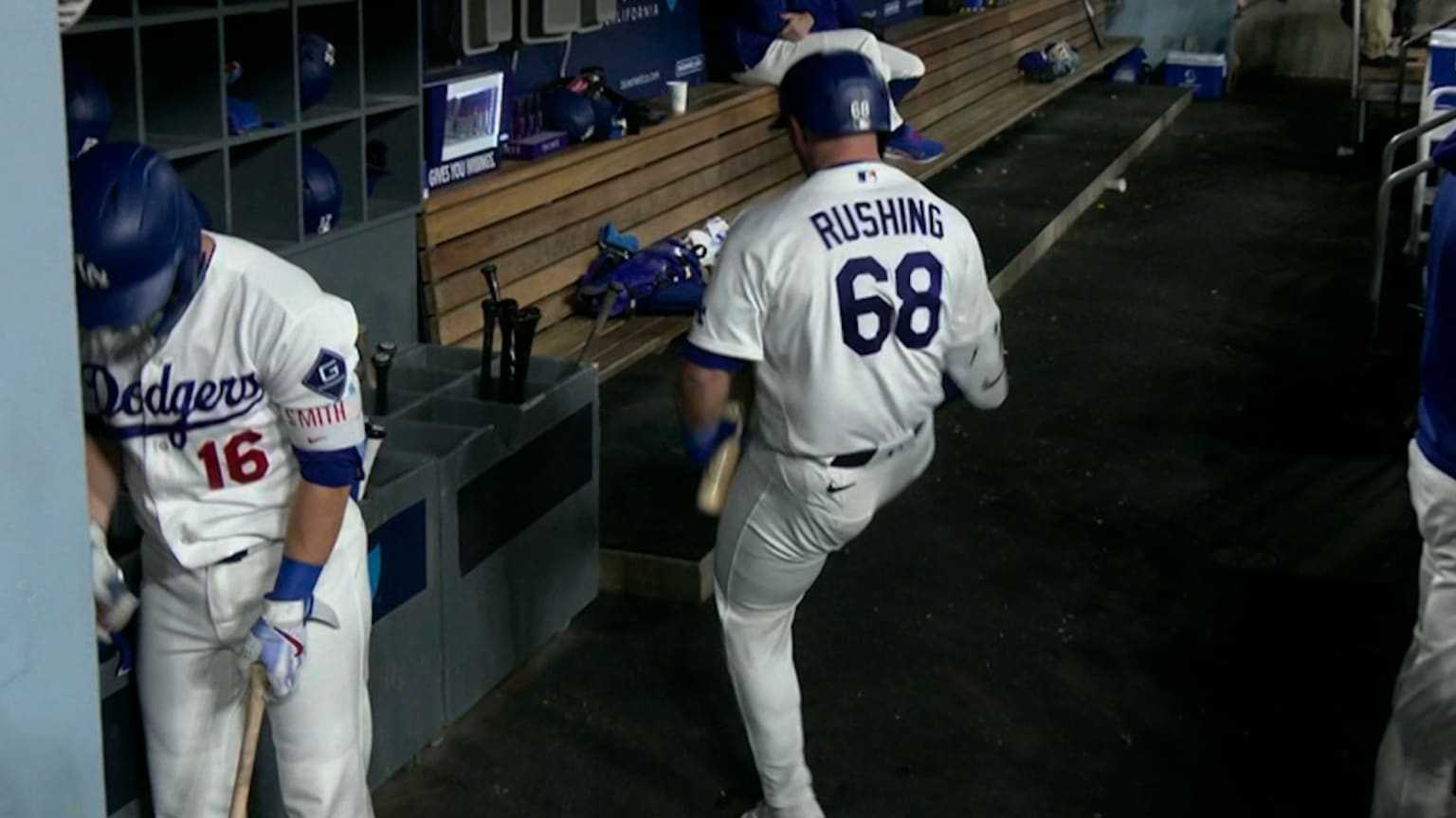 Dalton Rushing breaks his bat after striking out | 05/14/2026 | MLB.com