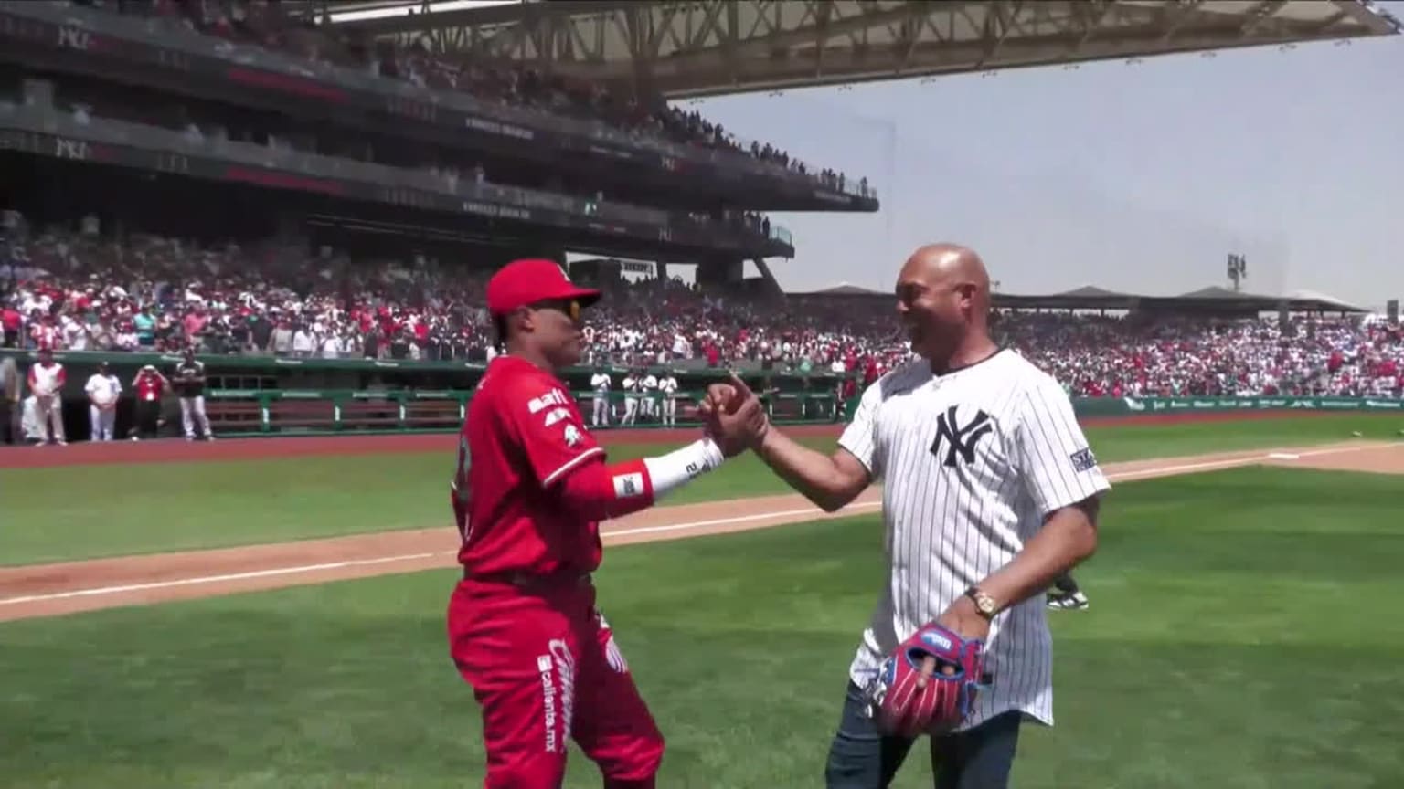 Mariano Rivera throws out the first pitch in Mexico 03/24/2024 New