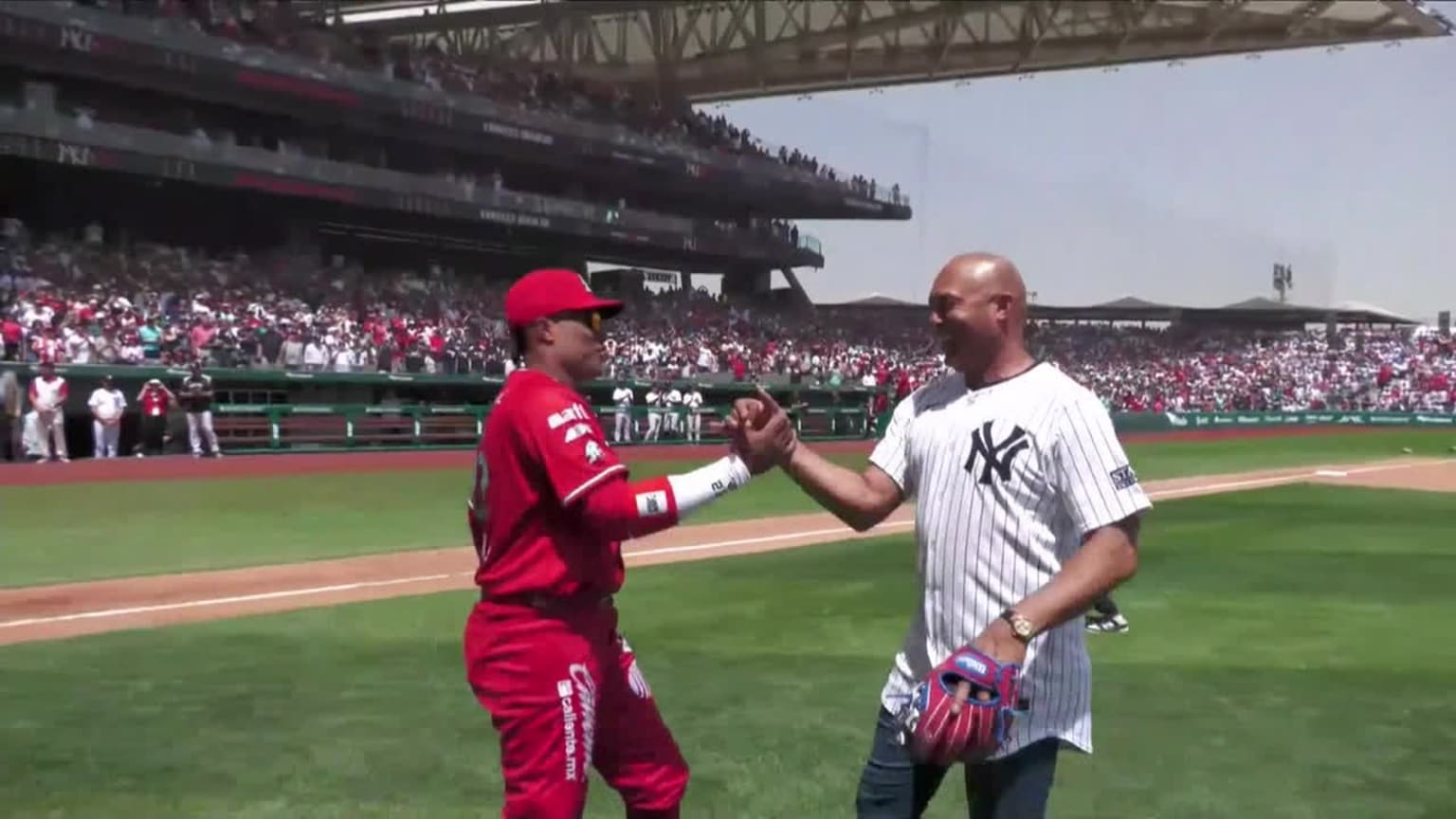 Mariano Rivera throws out the first pitch in Mexico 03/24/2025 New