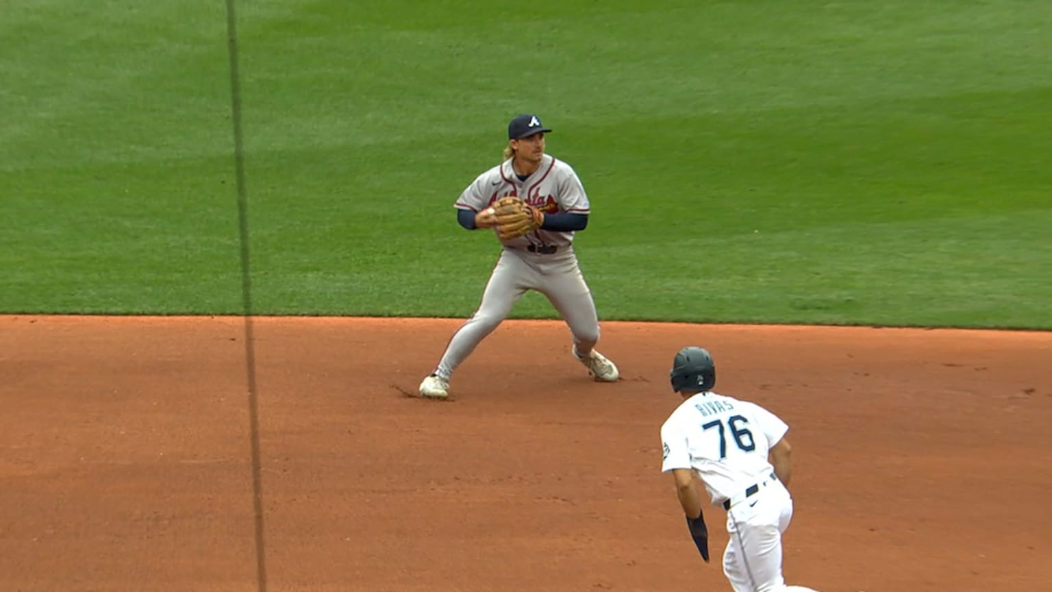 Jim Jarvis' slick grab starts double play | 05/06/2026 | MLB.com
