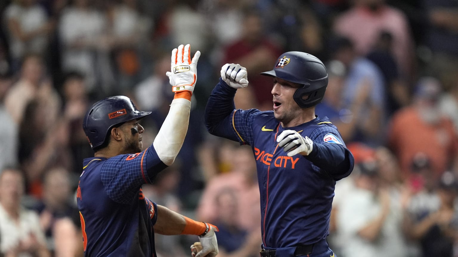 Houston Astros' Game Recap: Correa'S Return, Bregman'S Tribute, And A Home Run That Divided The Crowd! - 9q78bfk