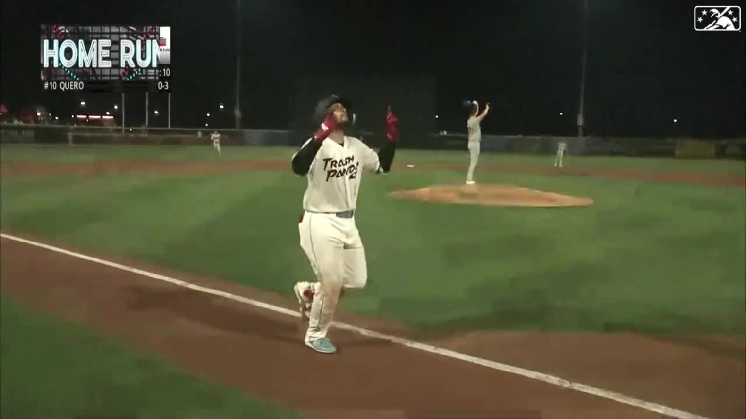 Edgar Quero hammers a solo homer to left field 07/06/2023 Los