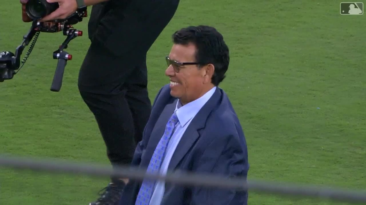 Fernando Valenzuela catches first pitch from Granddaughter 