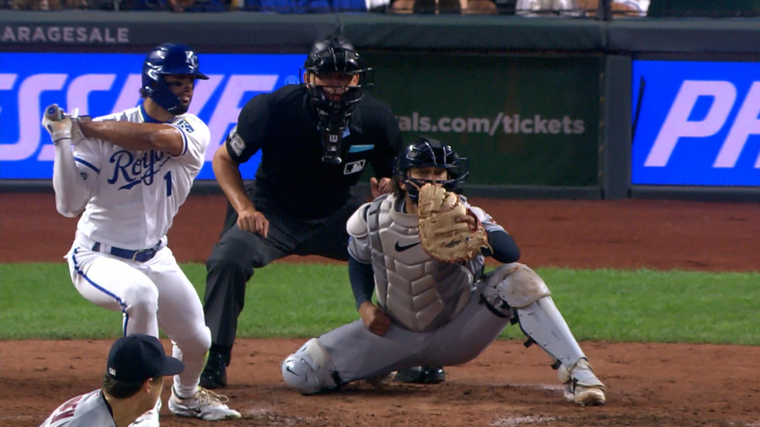MJ Melendez lines an RBI single to left field | 09/19/2023 | Kansas ...