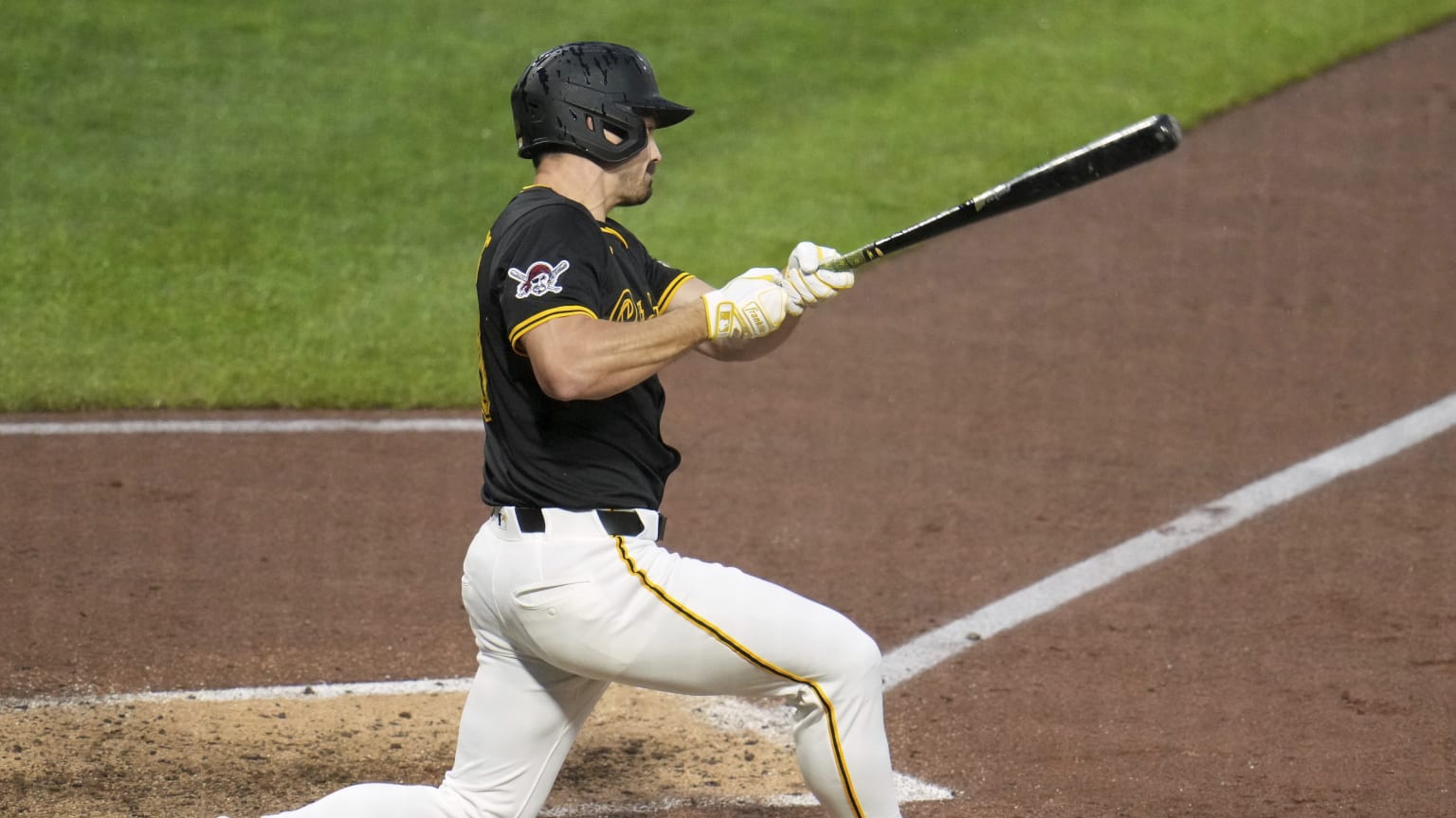 Bryan Reynolds' RBI single | 05/20/2025 | MLB.com