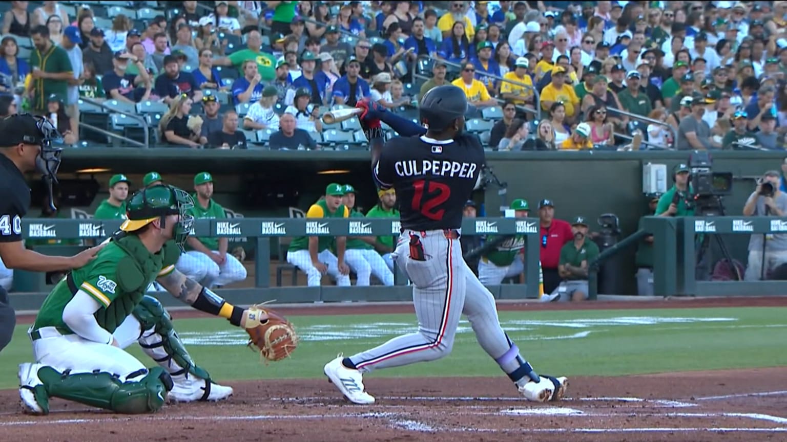 Kaelen Culpepper crushes a solo home run to left field, extending the Twins' lead to 3-0 in the top of the 2nd inning